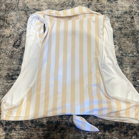 We Wore What bathing suit top - Picture 4 of 4